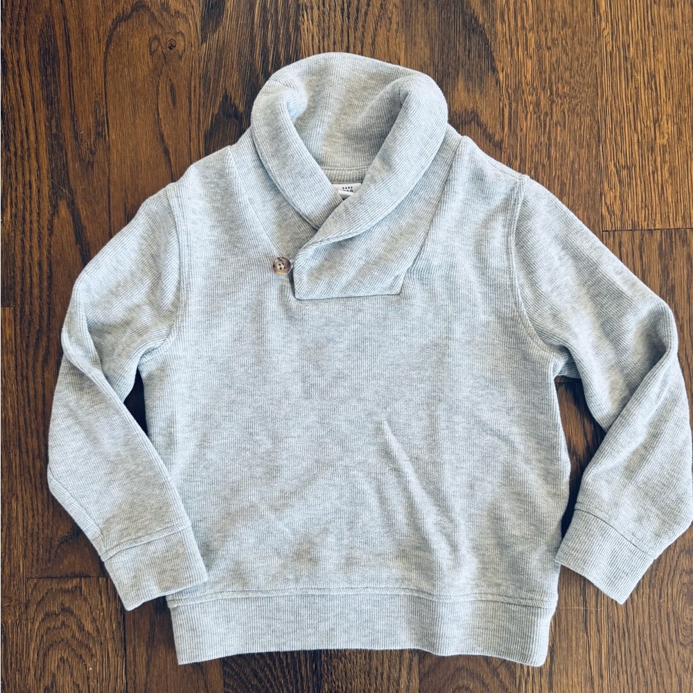 Worn For Santa Photos only… GAP Light Gray Kids Sweater